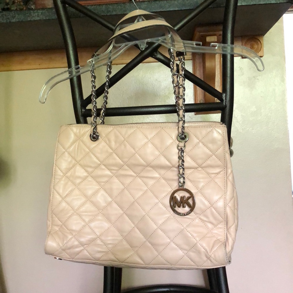 Michael Kors Susanna Lg pink quilted purse bag